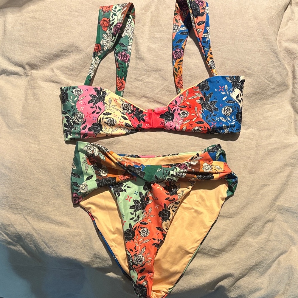 Agua Bendita Multicolor Floral Bikini